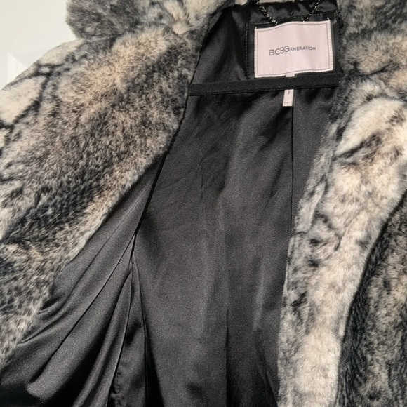 BCBG FAUX FUR JACKET - Picture 3 of 3